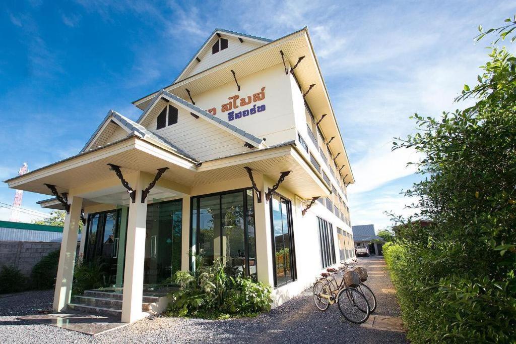 Saksuksmile Resort Sukhothai Exterior photo